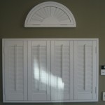 Wood plantation shutter