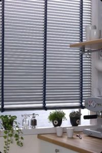 Blinds and shutters in Corona